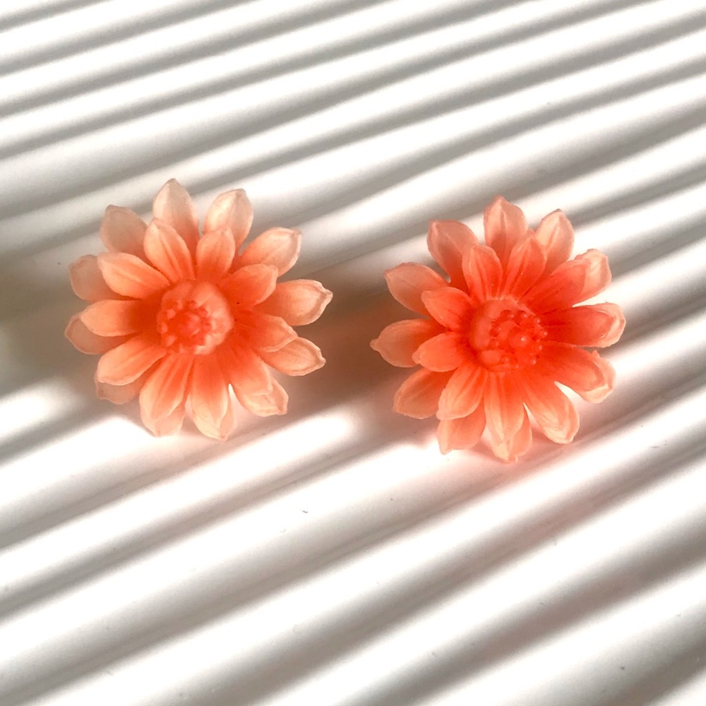 Vintage 60’s mod orange flower stud earrings deadstock